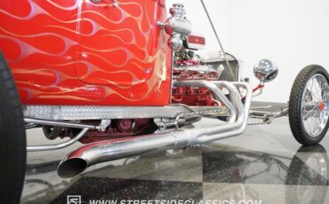 Ford-T-bucket-1924-Red-Black-17