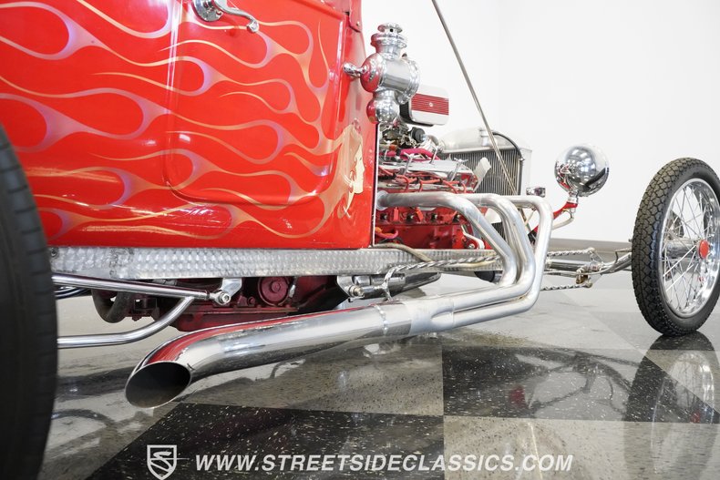 Ford-T-bucket-1924-Red-Black-17