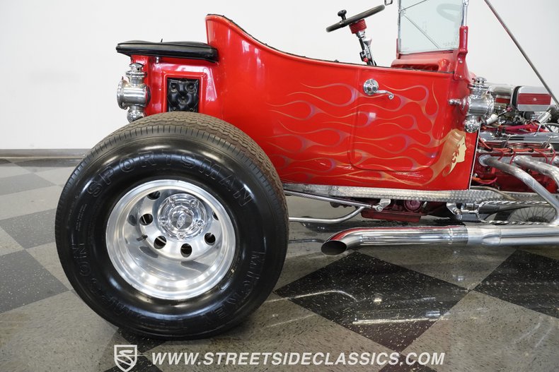 Ford-T-bucket-1924-Red-Black-18
