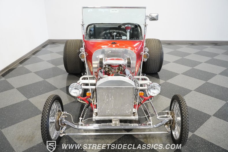 Ford-T-bucket-1924-Red-Black-2