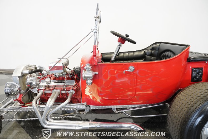 Ford-T-bucket-1924-Red-Black-21