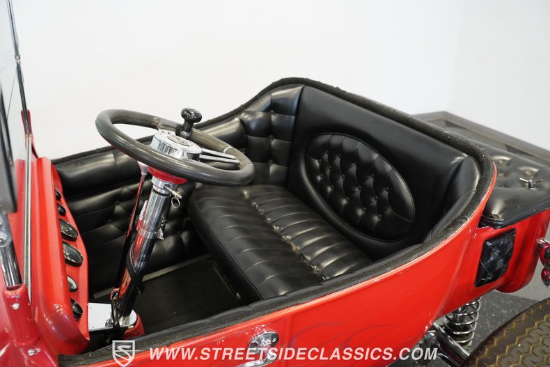 Ford-T-bucket-1924-Red-Black-39