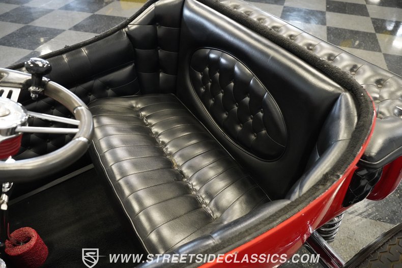 Ford-T-bucket-1924-Red-Black-43