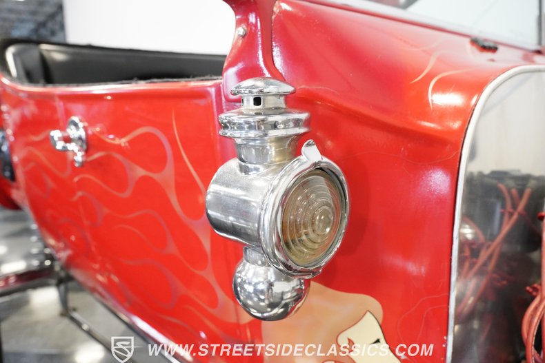 Ford-T-bucket-1924-Red-Black-45