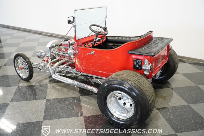 Ford-T-bucket-1924-Red-Black-8
