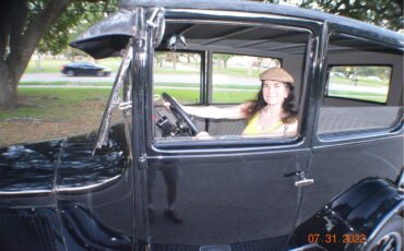 Ford-T-bucket-1926-MIDNIGHT-BLACK-GRAY-12