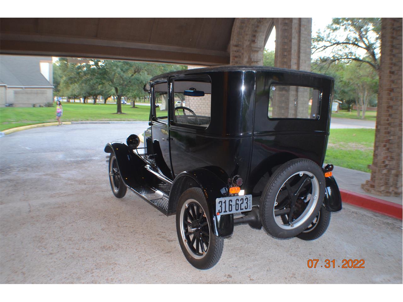 Ford-T-bucket-1926-MIDNIGHT-BLACK-GRAY-4