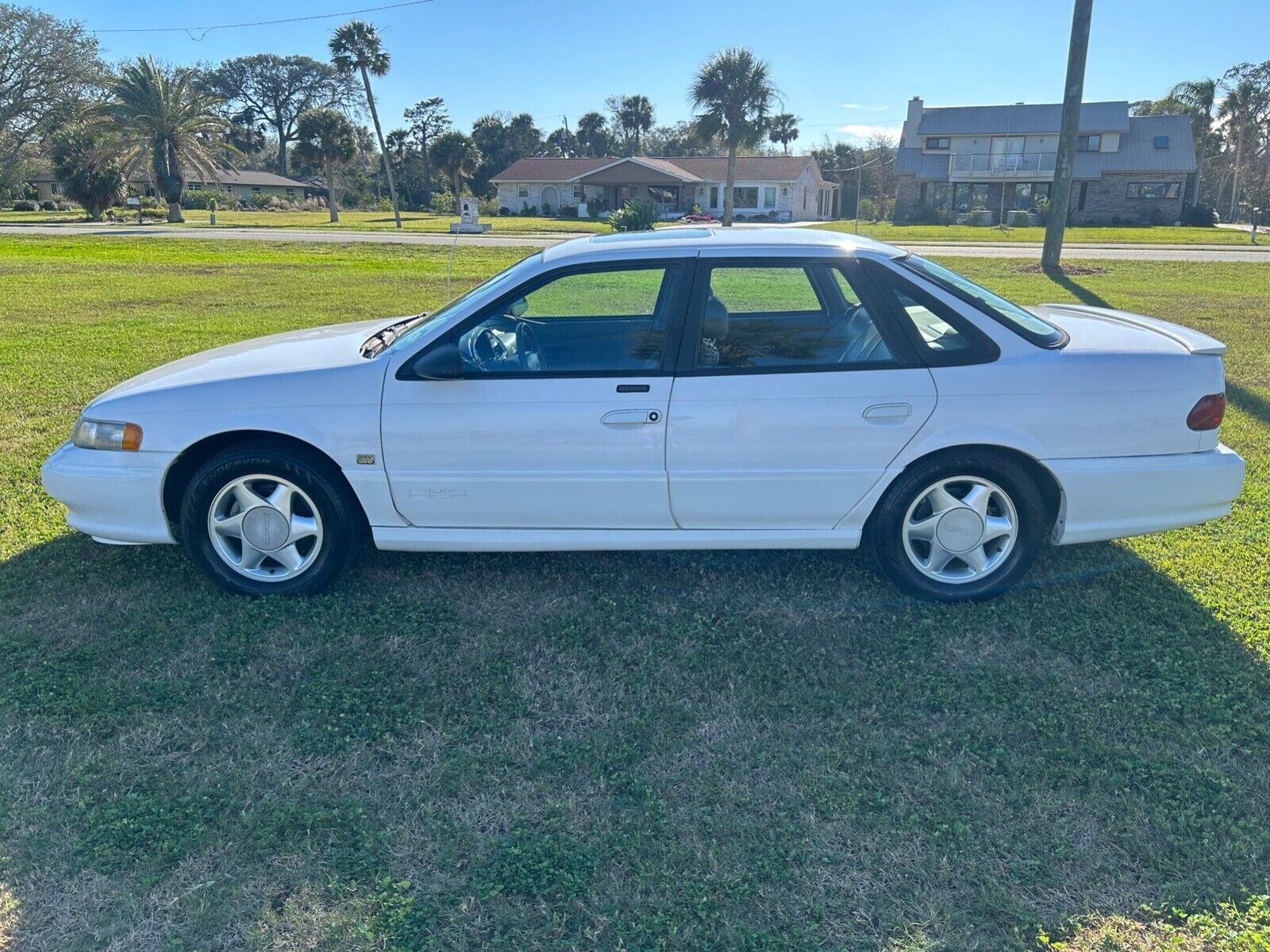 Ford-Taurus-1994-Sedan-7