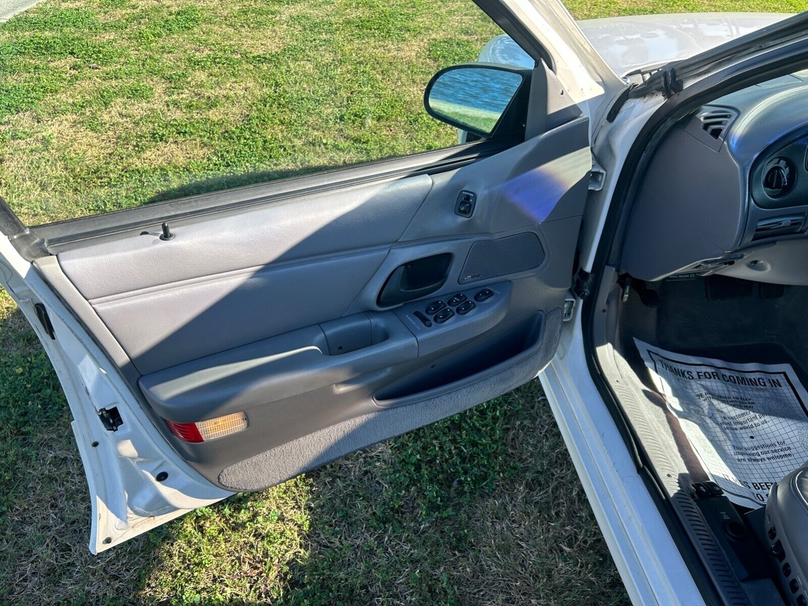 Ford-Taurus-1994-Sedan-8