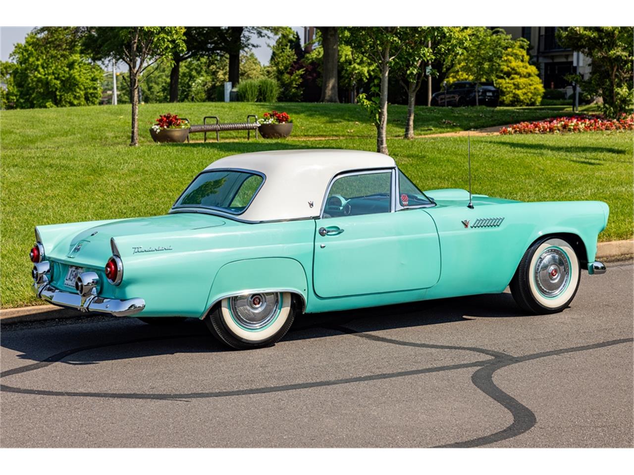 Ford-Thunderbird-1955-47