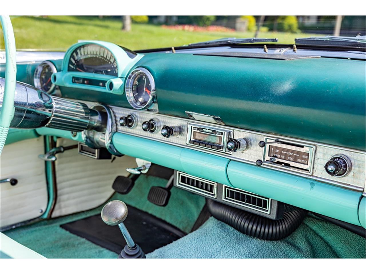 Ford-Thunderbird-1955-61