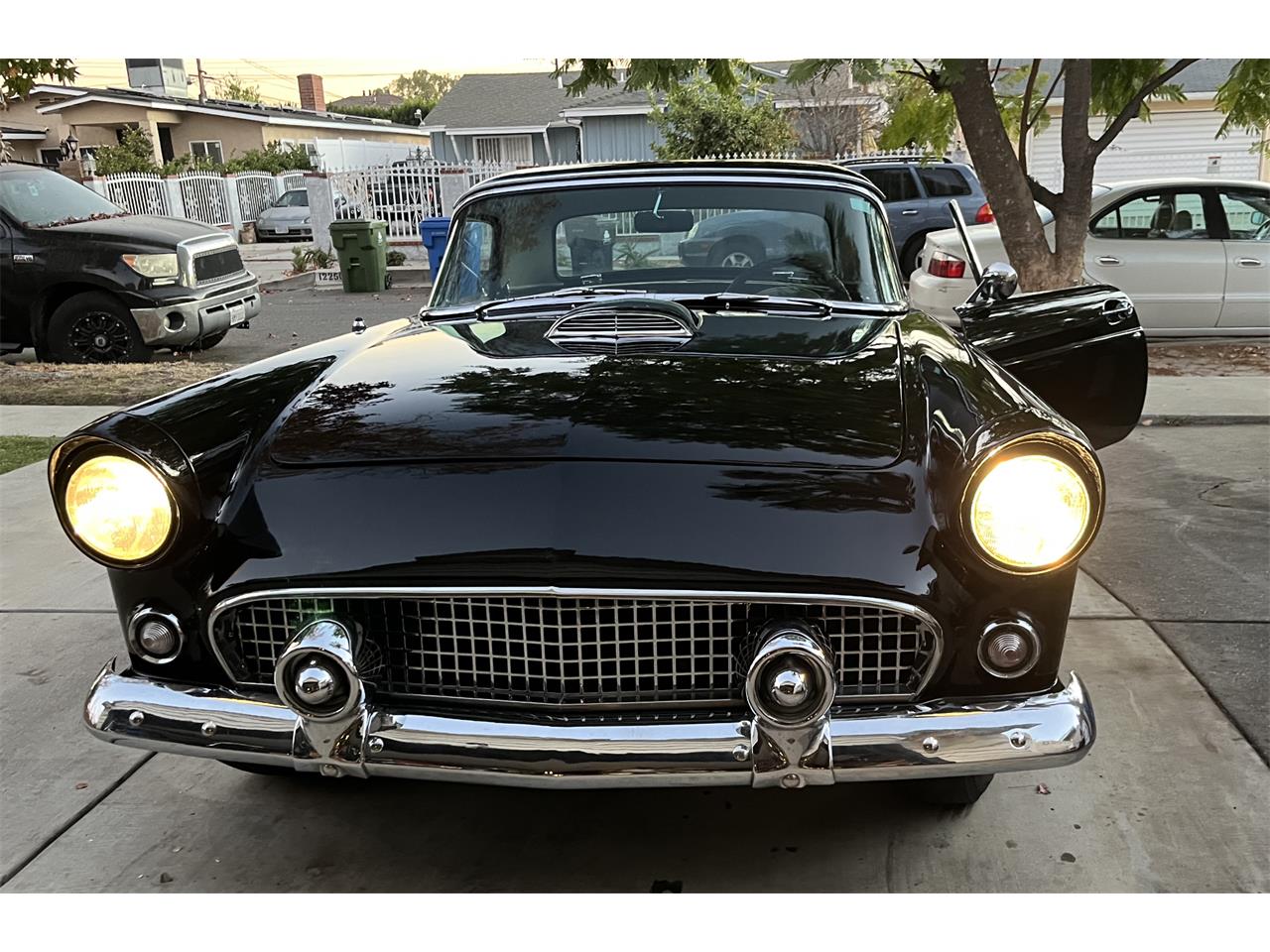 Ford-Thunderbird-1955-Black-Black-and-White-3