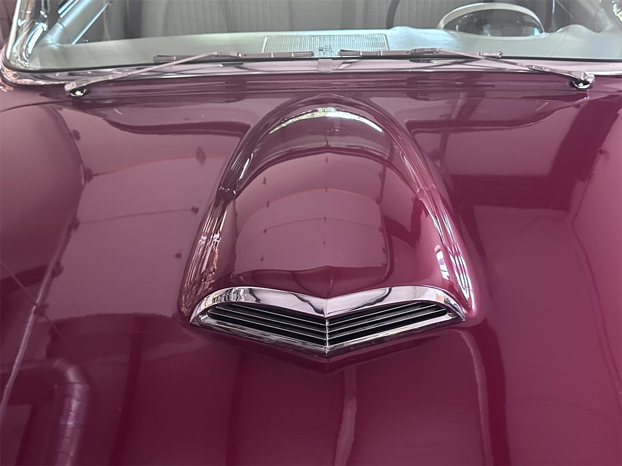 Ford-Thunderbird-1955-Inferno-Red-Off-White-14