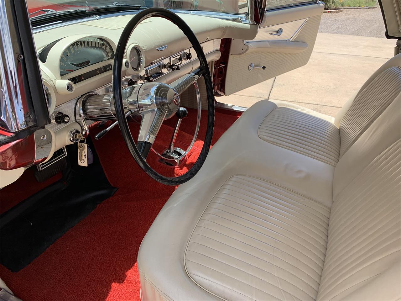 Ford-Thunderbird-1955-Inferno-Red-Off-White-24
