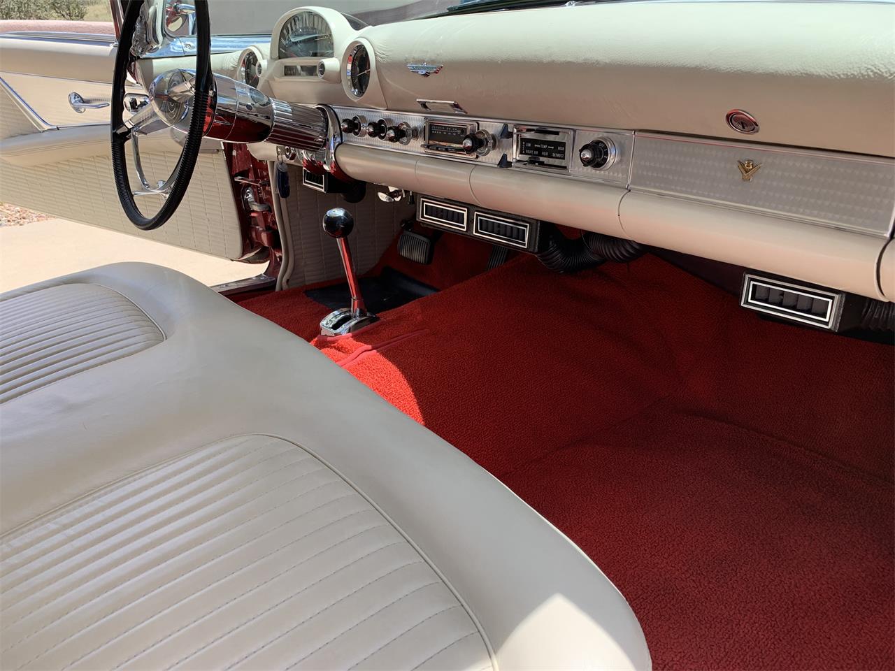 Ford-Thunderbird-1955-Inferno-Red-Off-White-25