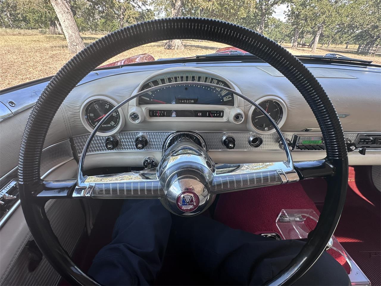 Ford-Thunderbird-1955-Inferno-Red-Off-White-43