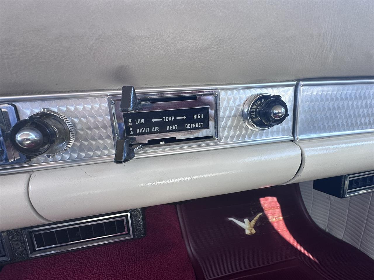 Ford-Thunderbird-1955-Inferno-Red-Off-White-44
