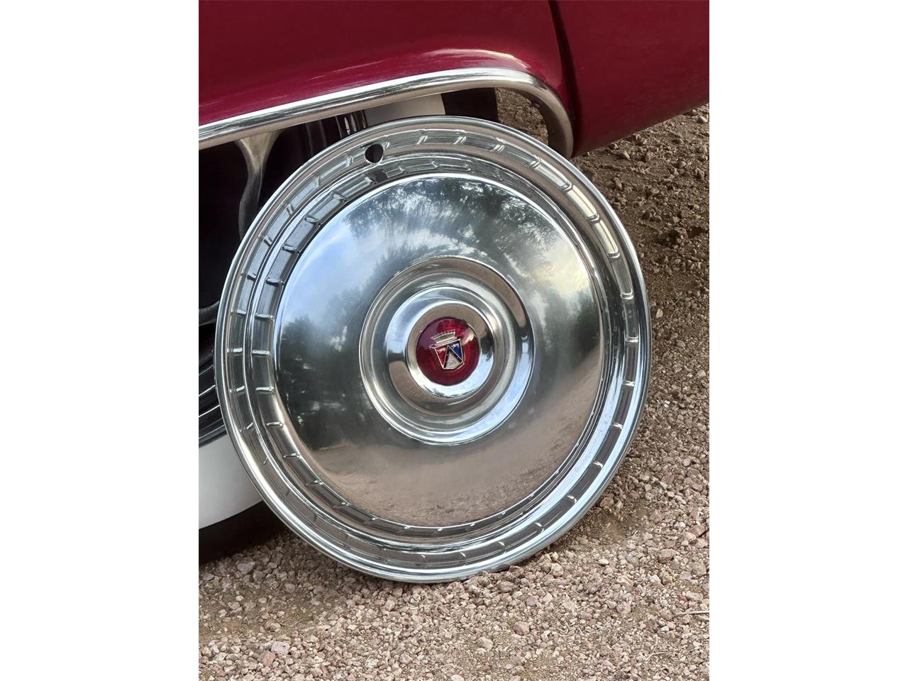 Ford-Thunderbird-1955-Inferno-Red-Off-White-57