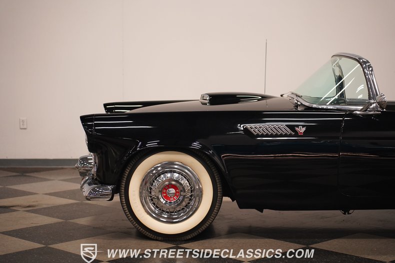 Ford-Thunderbird-1955-Raven-Black-White-33
