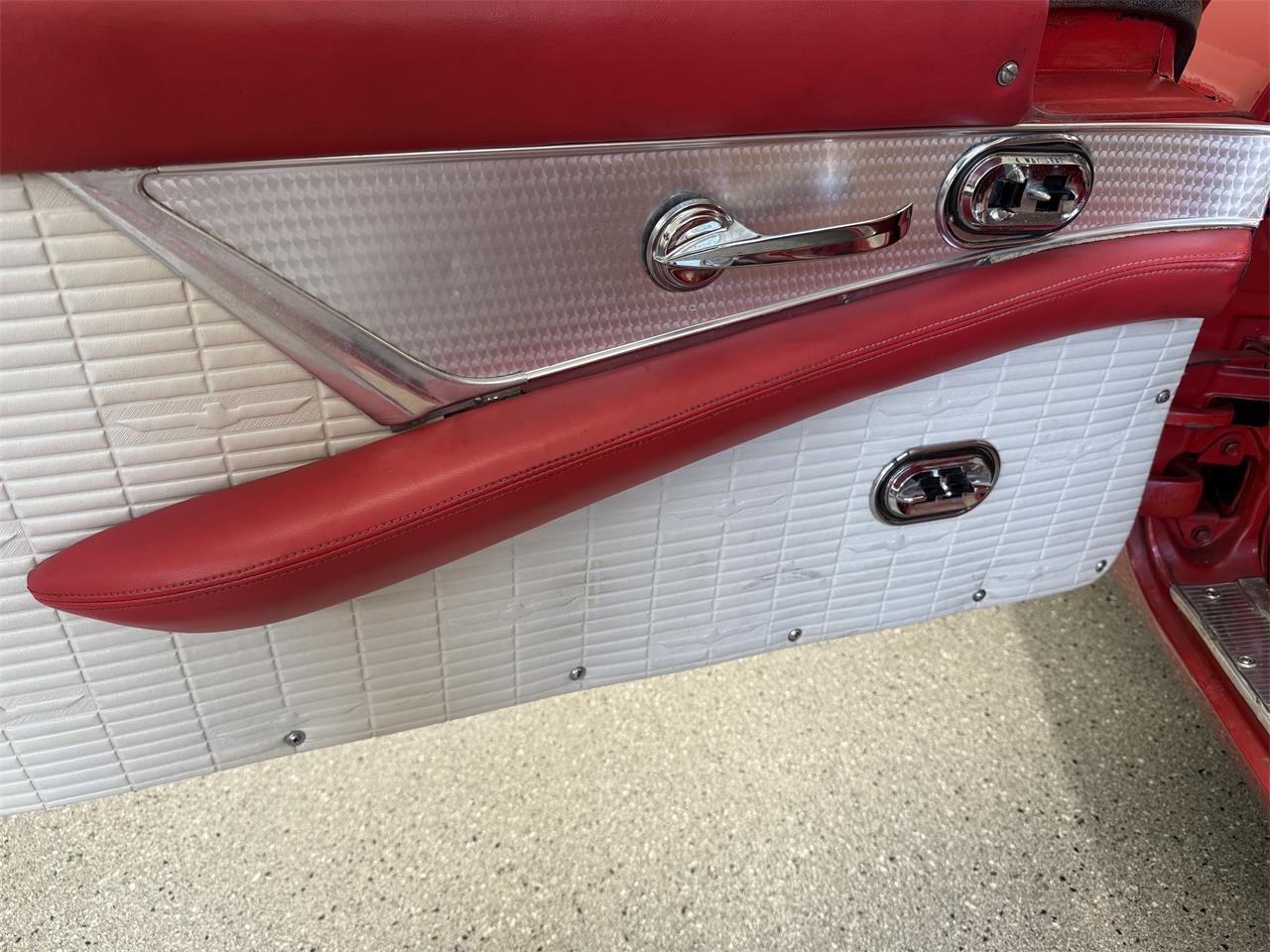 Ford-Thunderbird-1955-Red-RedWhite-39