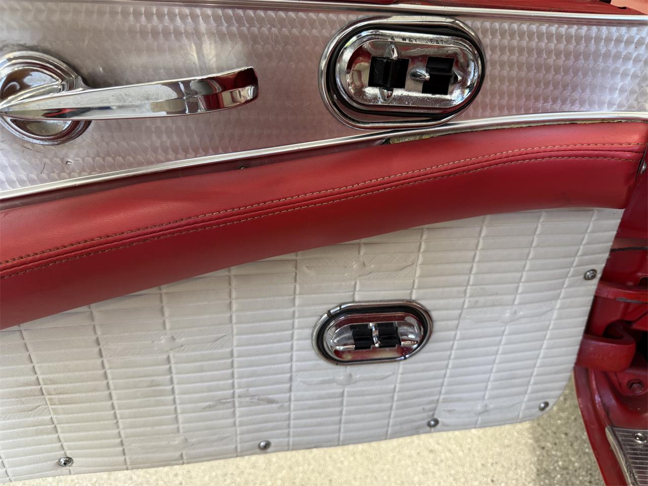 Ford-Thunderbird-1955-Red-RedWhite-40
