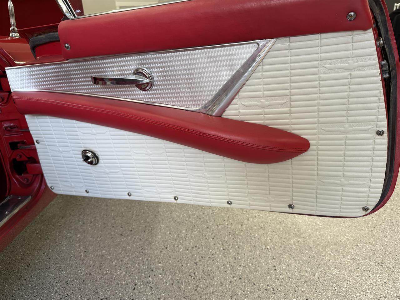 Ford-Thunderbird-1955-Red-RedWhite-43