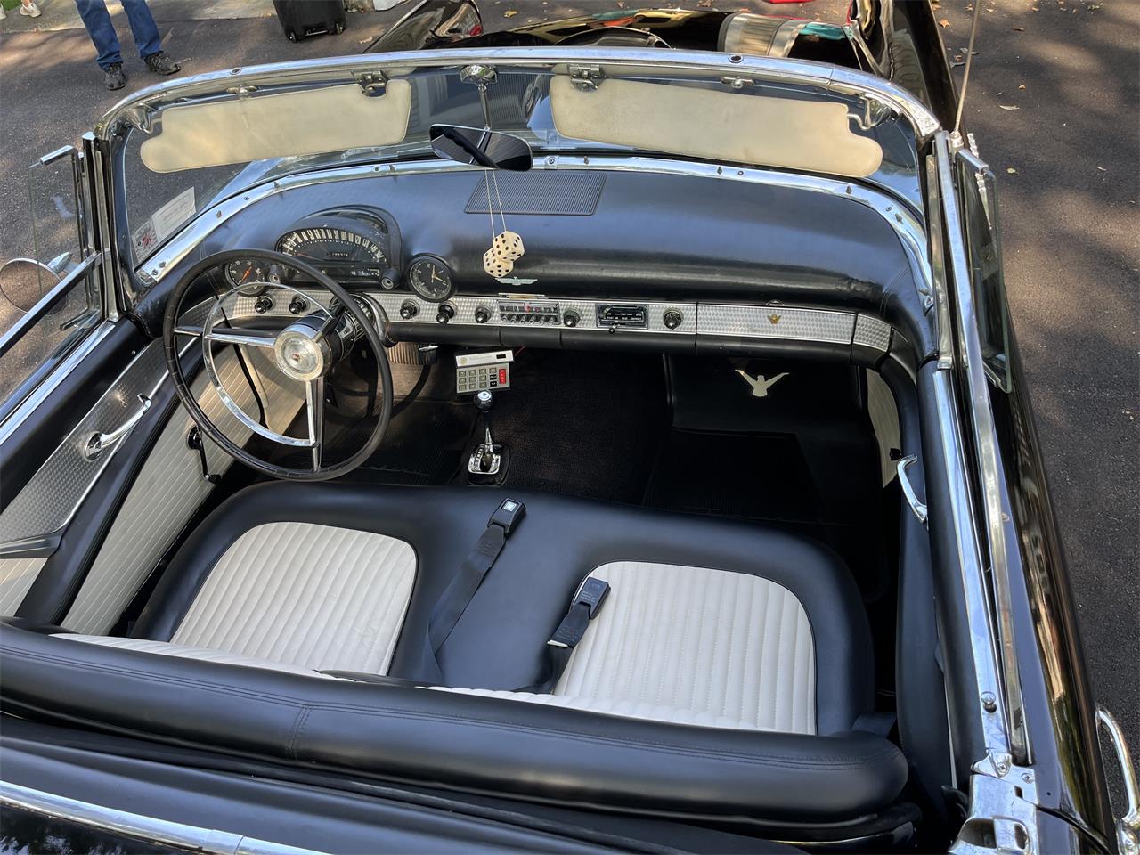 Ford-Thunderbird-1956-Black-BlackWhite-3