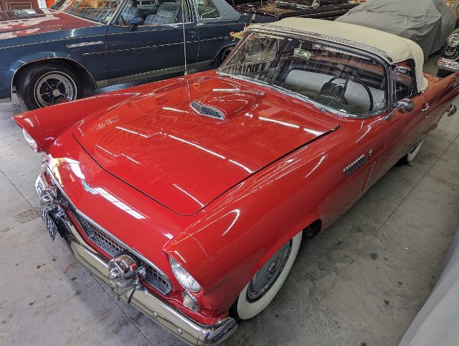 Ford-Thunderbird-1956-Bright-RedWhite-Top-BlackWhite-19