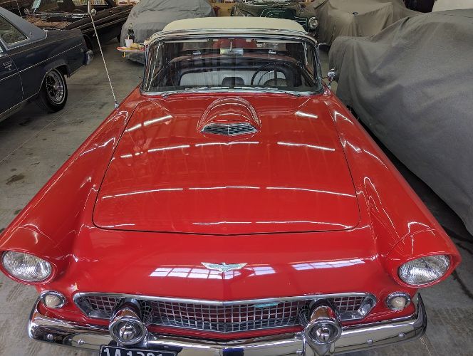 Ford-Thunderbird-1956-Bright-RedWhite-Top-BlackWhite-22