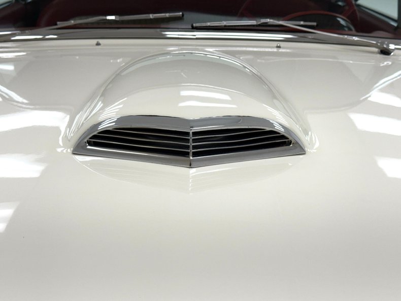 Ford-Thunderbird-1956-Colonial-White-Red-22
