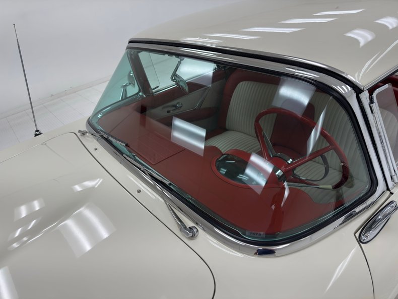 Ford-Thunderbird-1956-Colonial-White-Red-25