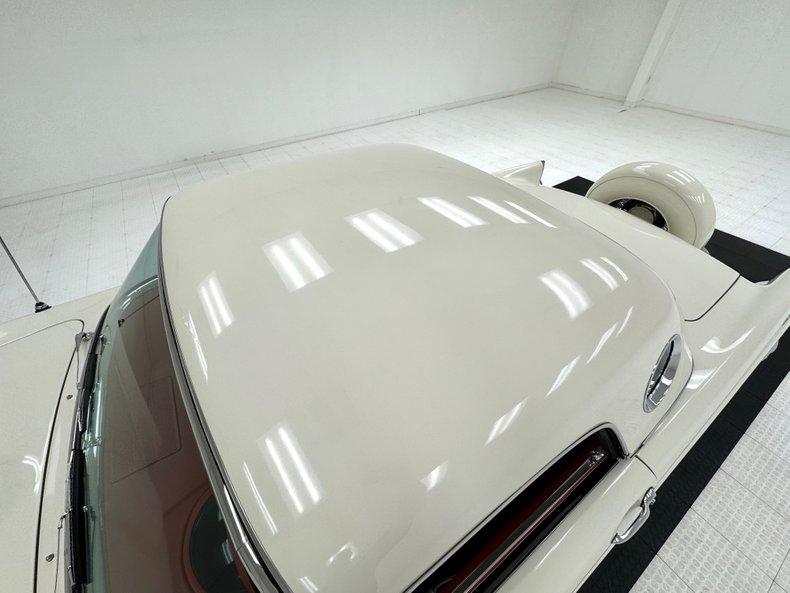 Ford-Thunderbird-1956-Colonial-White-Red-26