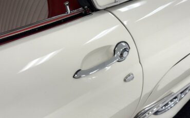 Ford-Thunderbird-1956-Colonial-White-Red-28