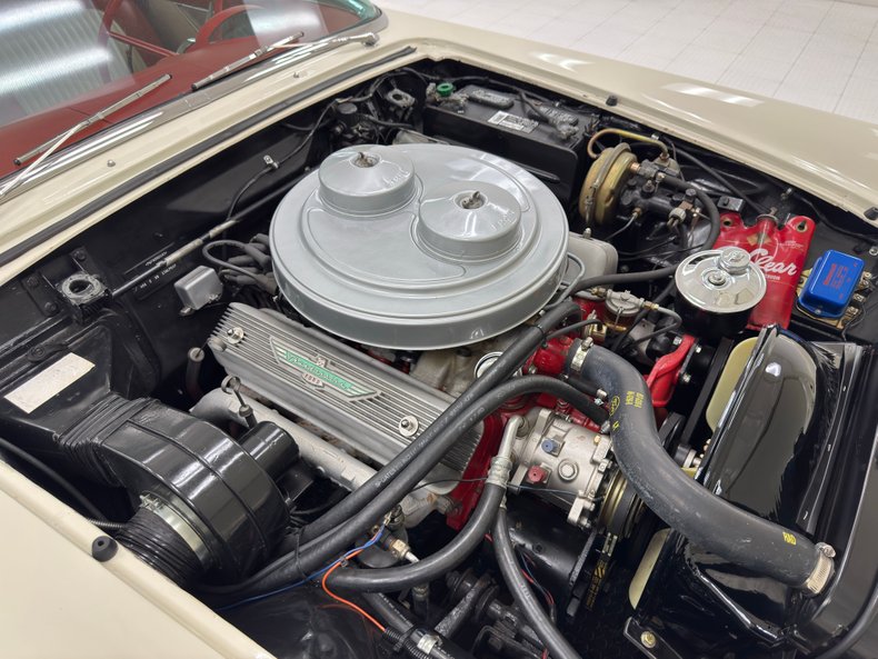 Ford-Thunderbird-1956-Colonial-White-Red-37