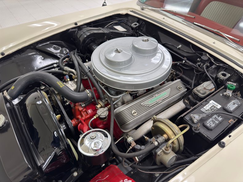 Ford-Thunderbird-1956-Colonial-White-Red-38