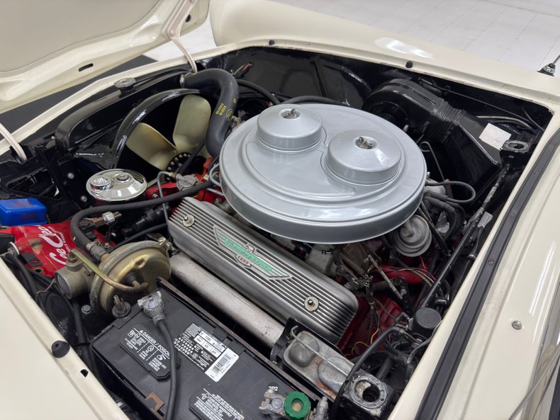 Ford-Thunderbird-1956-Colonial-White-Red-39