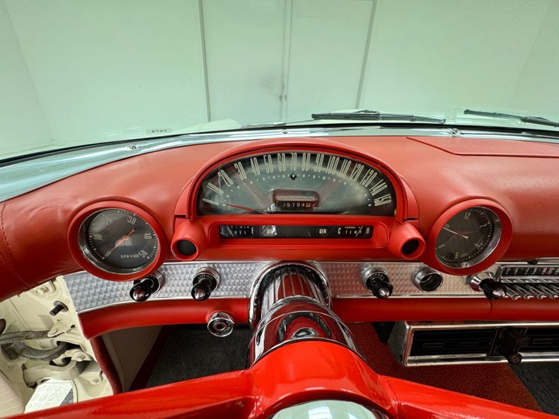 Ford-Thunderbird-1956-Colonial-White-Red-4