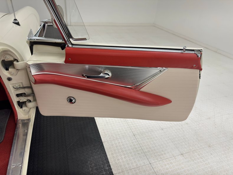 Ford-Thunderbird-1956-Colonial-White-Red-45