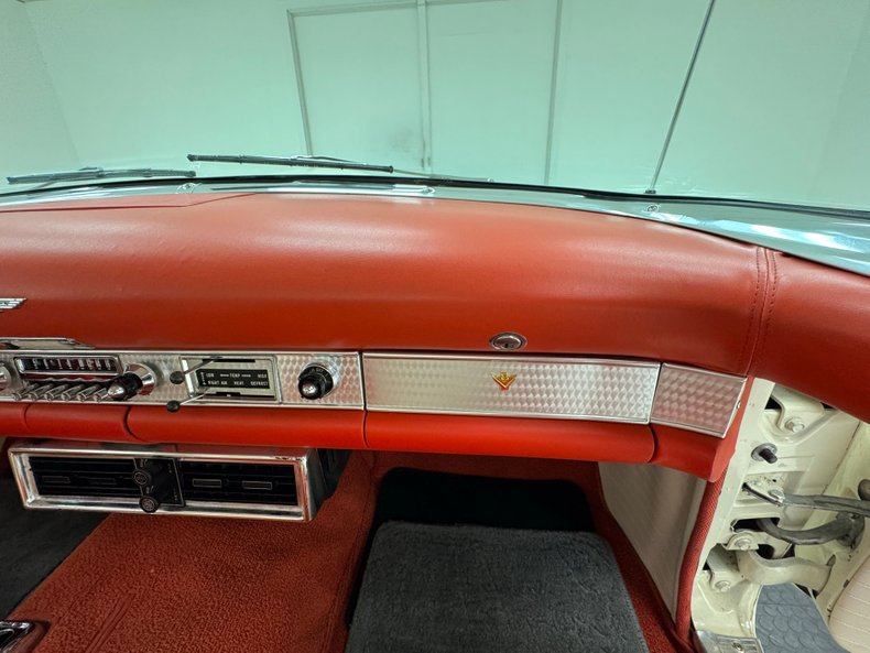Ford-Thunderbird-1956-Colonial-White-Red-7