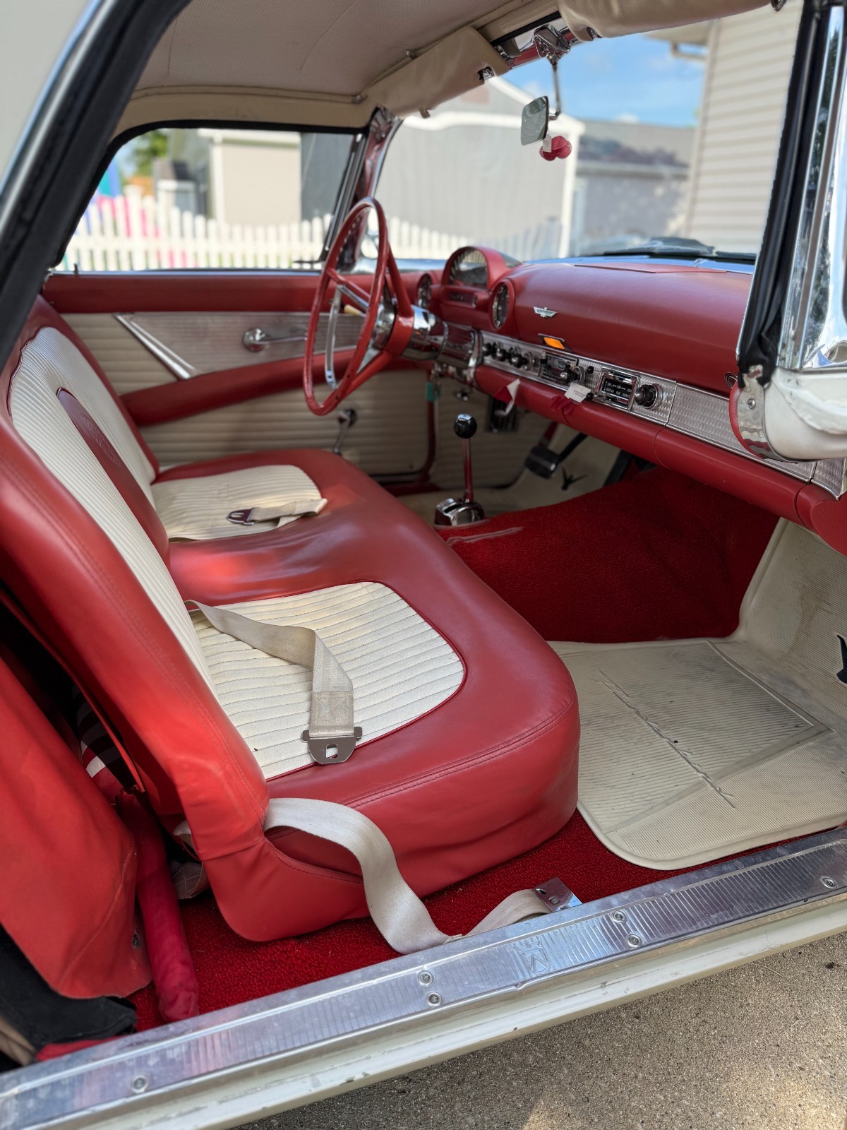 Ford-Thunderbird-1956-Convertible-4