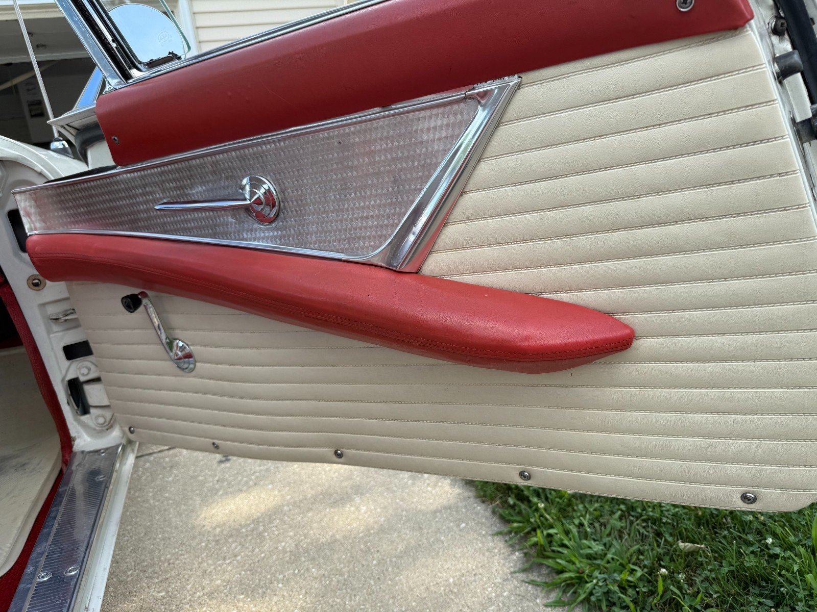 Ford-Thunderbird-1956-Convertible-7