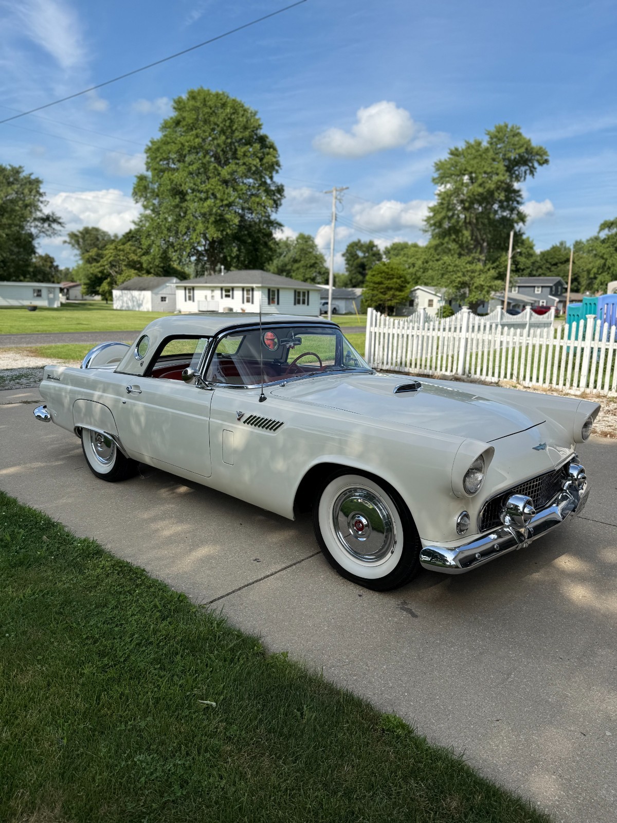 Ford-Thunderbird-1956-Convertible