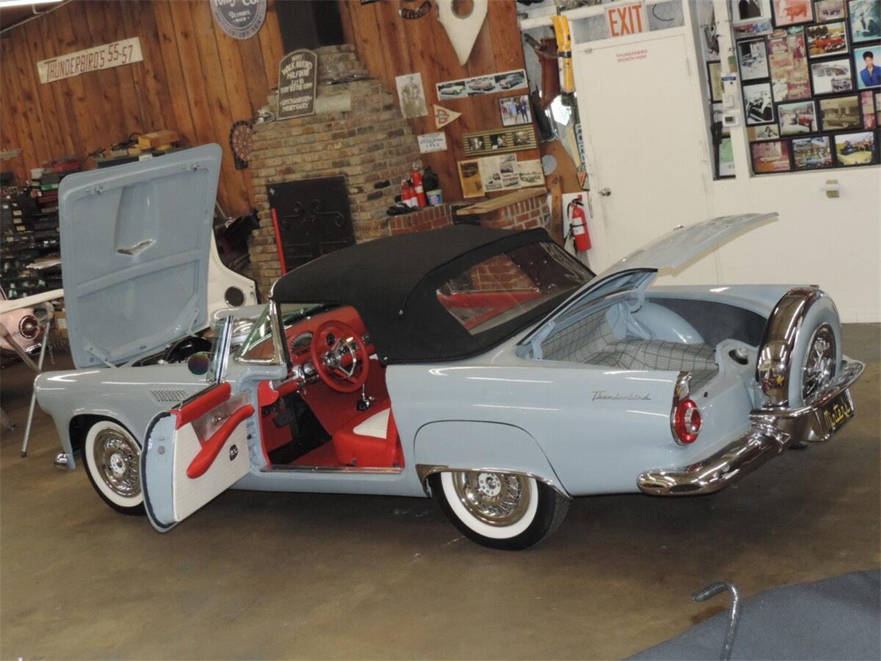 Ford-Thunderbird-1956-Navajo-Gray-RedWhite-1