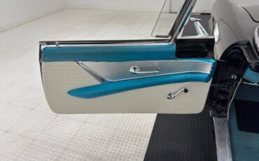 Ford-Thunderbird-1956-Raven-Black-Peacock-Blue-13