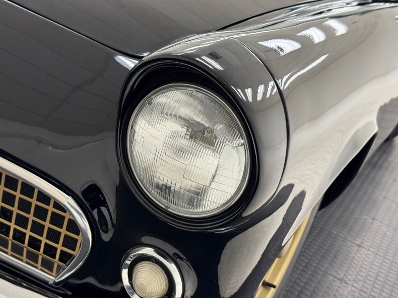 Ford-Thunderbird-1956-Raven-Black-Peacock-Blue-15