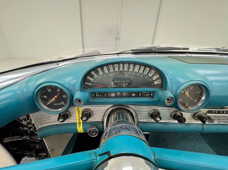 Ford-Thunderbird-1956-Raven-Black-Peacock-Blue-31