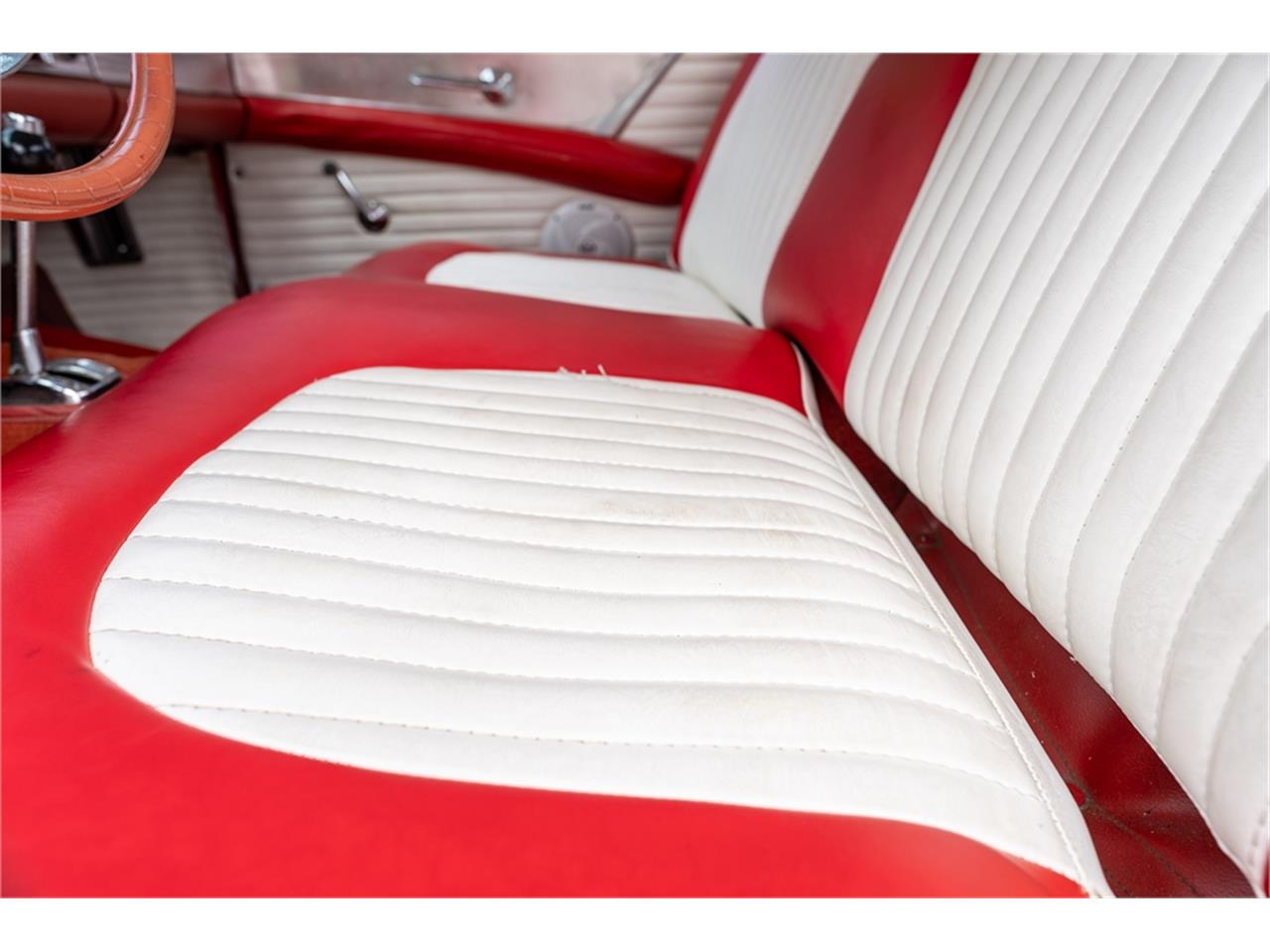 Ford-Thunderbird-1956-Red-Red-and-white-3