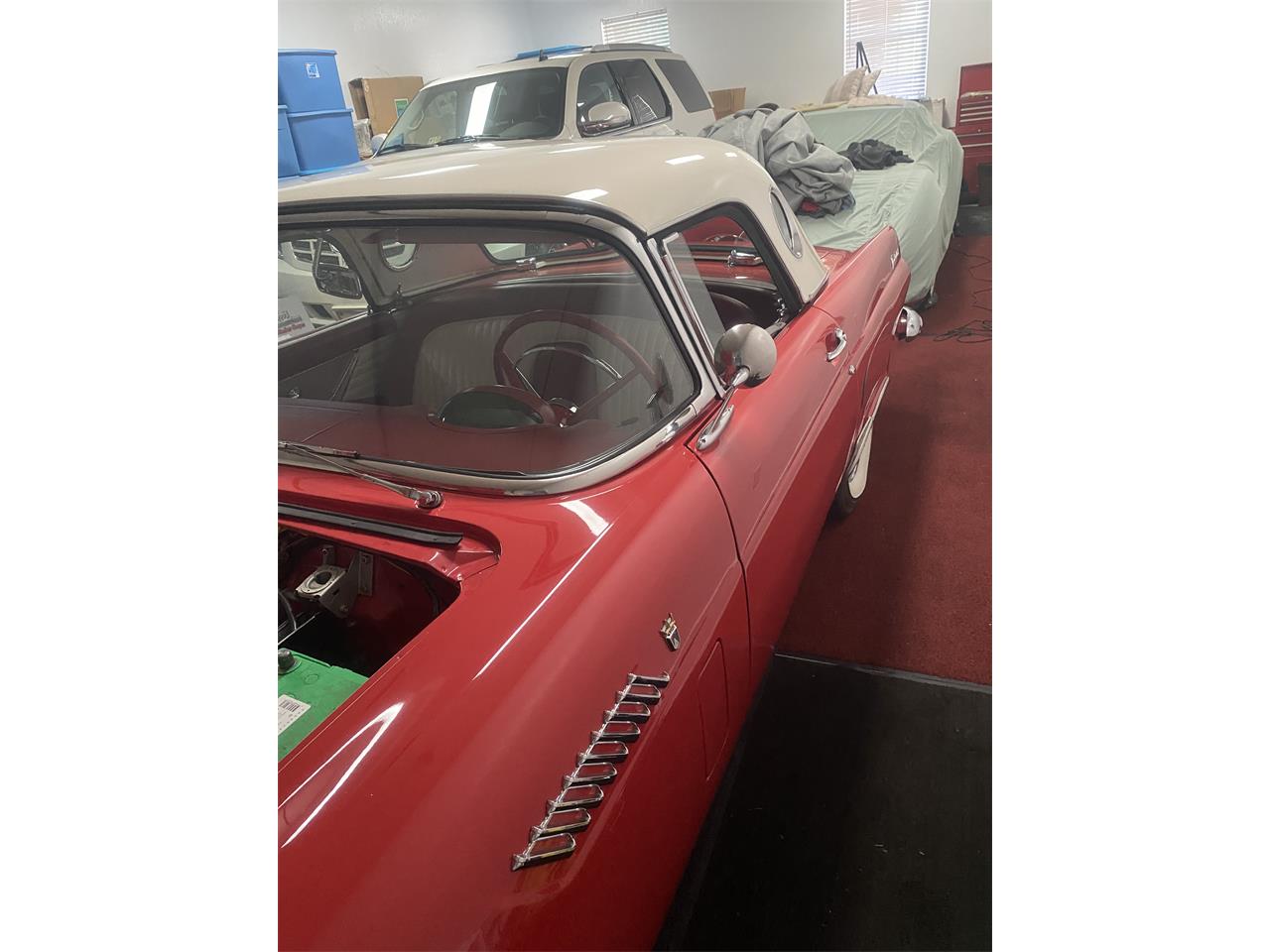 Ford-Thunderbird-1956-Red-with-white-top-Red-amp-White