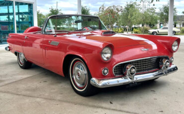 Ford-Thunderbird-1956-Sedan-2