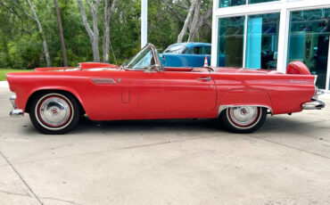 Ford-Thunderbird-1956-Sedan-7